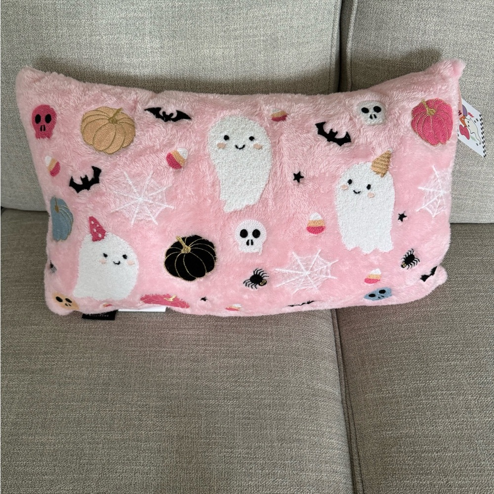 Nwt BOO millihome Halloween decor throw pillow